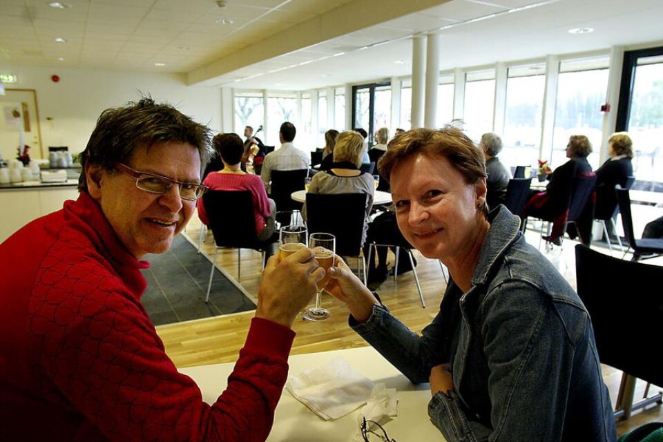 Torsten och Karin Nilsson skålar på ett gott år för Nelson Garden.