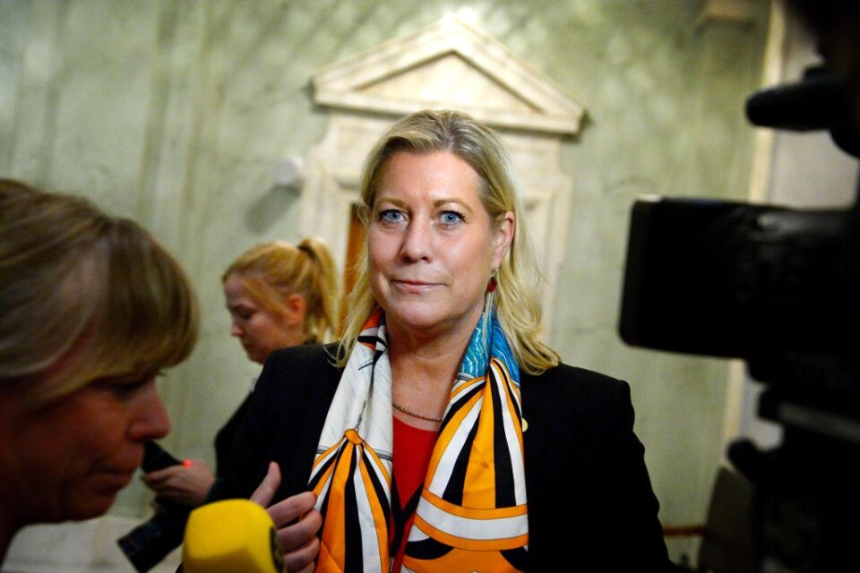 Den tidigare ministern Catharina Elmsäter-Svärd (M) får hård intern kritik inför helgens förbundsstämma för Moderaterna i Stockholms län. Enligt en rapport ska hon ha känt till en tidigare topptjänstemans omfattande missbruk av partikassan, skriver DN.