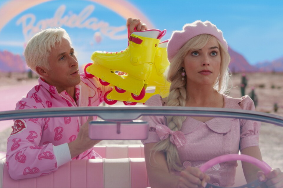 Ryan Gosling och Margot Robbie spelar Ken respektive Barbie i Greta Gerwigs storfilm "Barbie", en av sommarens mest emotsedda filmer. Pressbild.