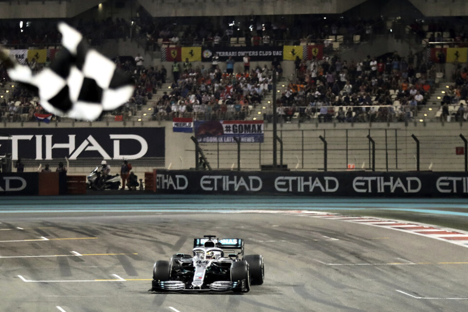 Lewis Hamilton, bilden, och de andra F1-förarnas stall får budgettak att förhålla sig till från och med nästa år. Arkivbild