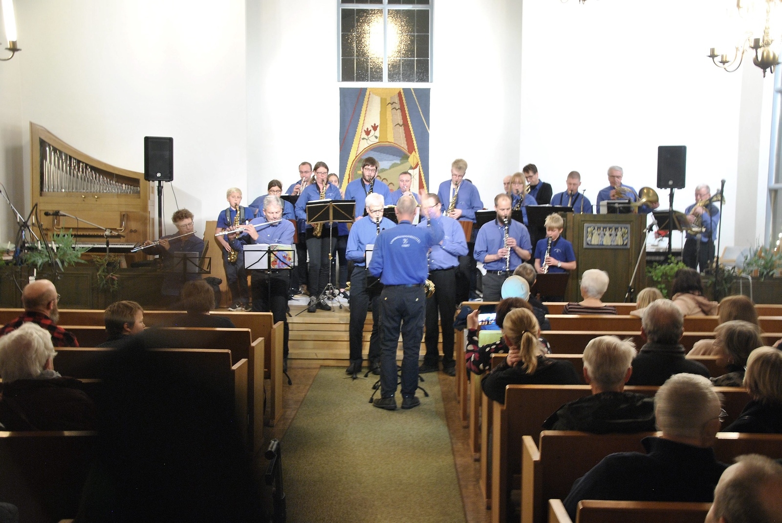 I missionskyrkan underhöll Musikskolan.