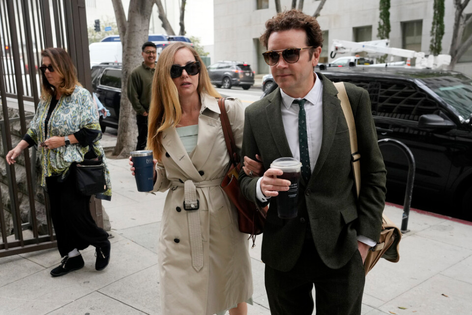 Danny Masterson med sin fru Bijou Phillips under rättegången i maj. Arkivbild.
