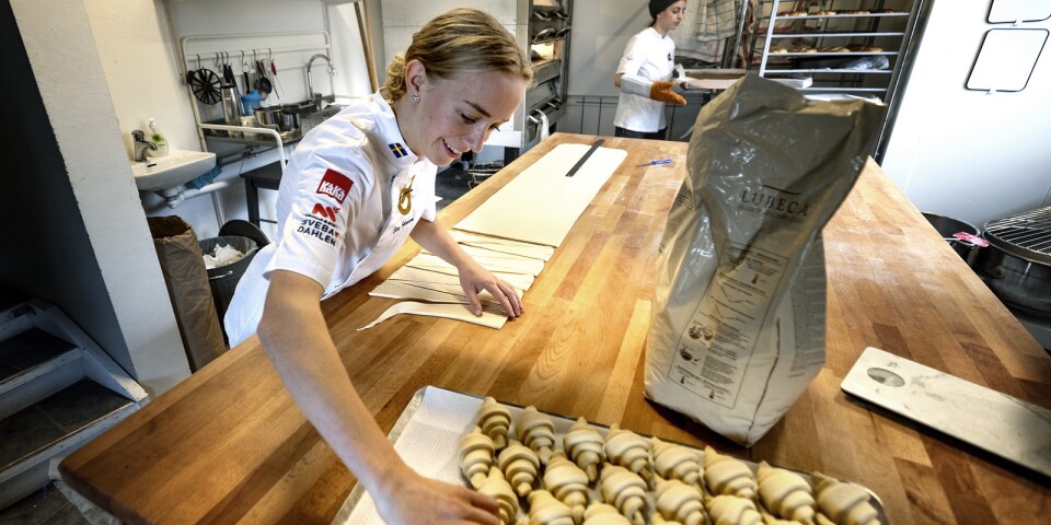 Elise, 22, öppnar bageri när andra stänger igen