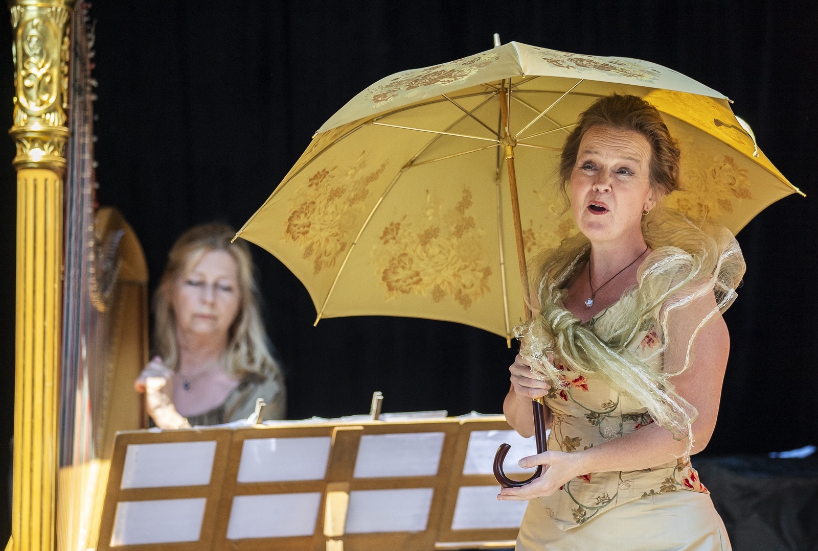 Sopranen Pernilla Ingvarsdotter sjunger operettpärlor i Nybro.