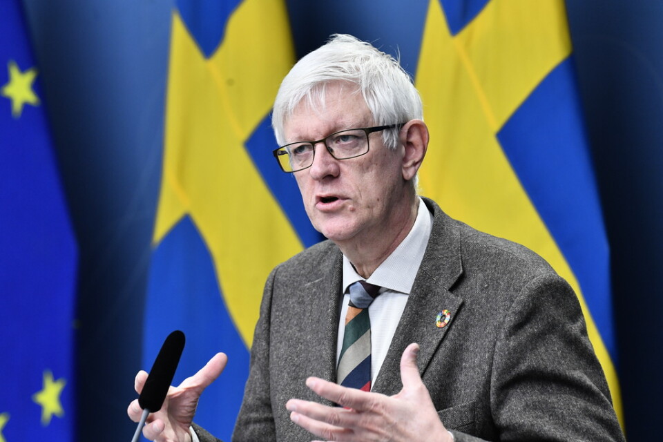 Folkhälsomyndighetens generaldirektör Johan Carlson säger att de första priogrupperna kan vara vaccinerade under första kvartalet nästa år.