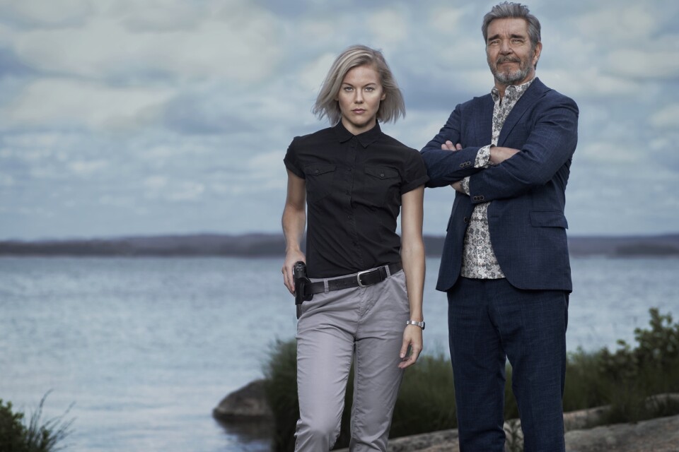 Agnes Lindström Bolmgren och Kjell Bergqvist får förnyat förtroende i andra säsongen av "Bäckström".