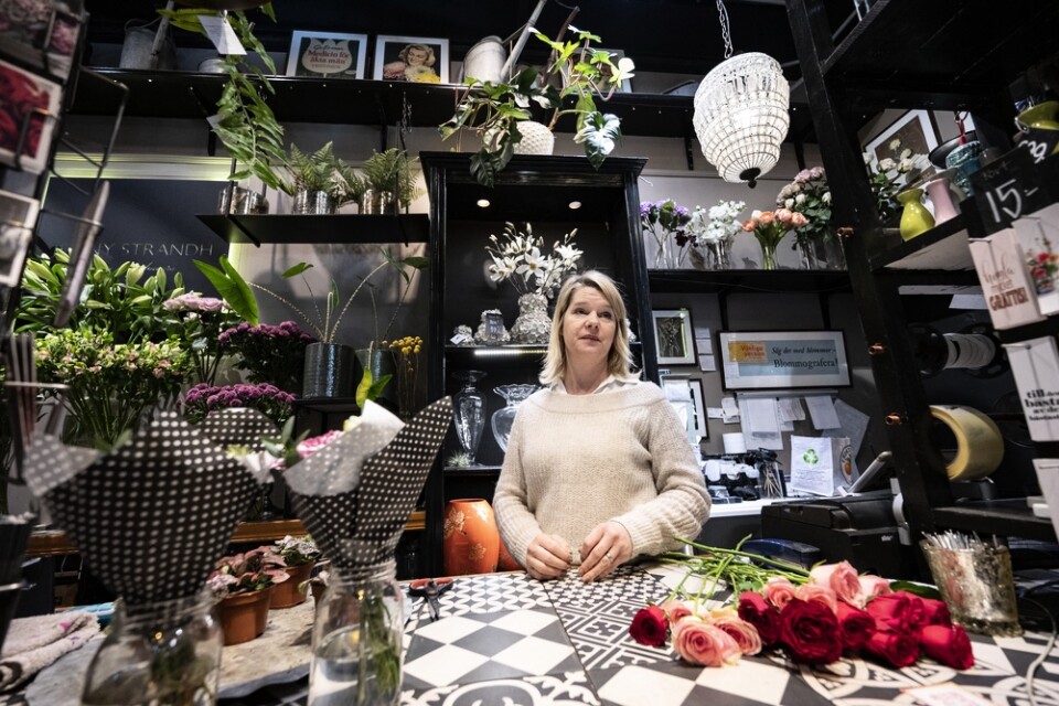 Jenny Strandh i sin blomsterbutik i köpcentret Emporia i Hyllie i Malmö.