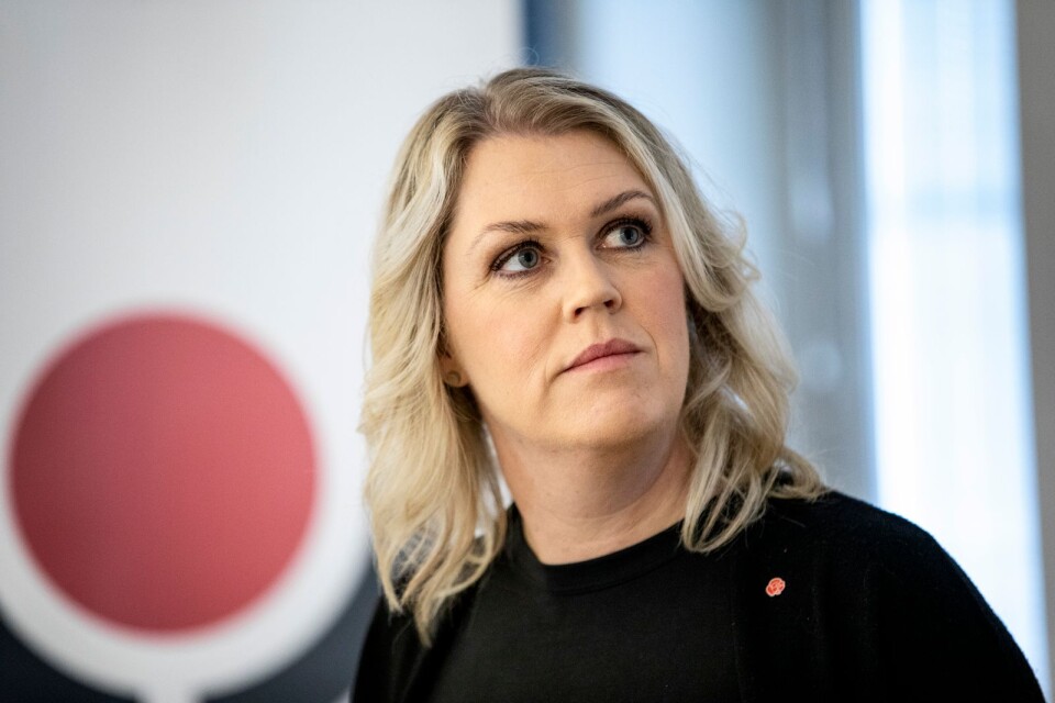 Socialminister Lena Hallengren (S) avfärdar helt en utredning om avkriminalisering av narkotika.