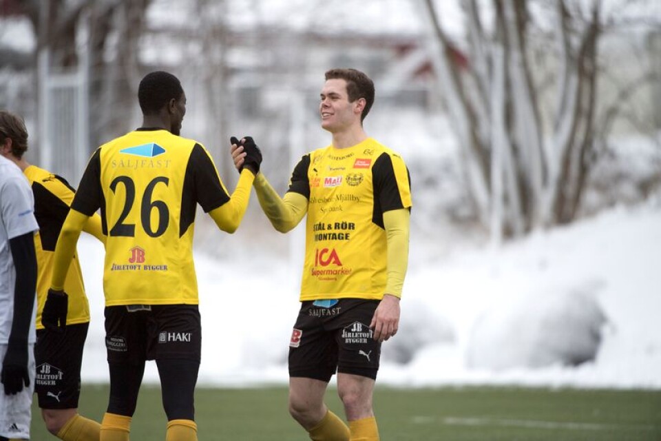Jacob Bergström och hans Mjällby AIF fortsätter att imponera på försäsongen.