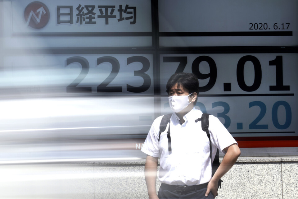 Börsen i Tokyo föll under torsdagen. Arkivbild.