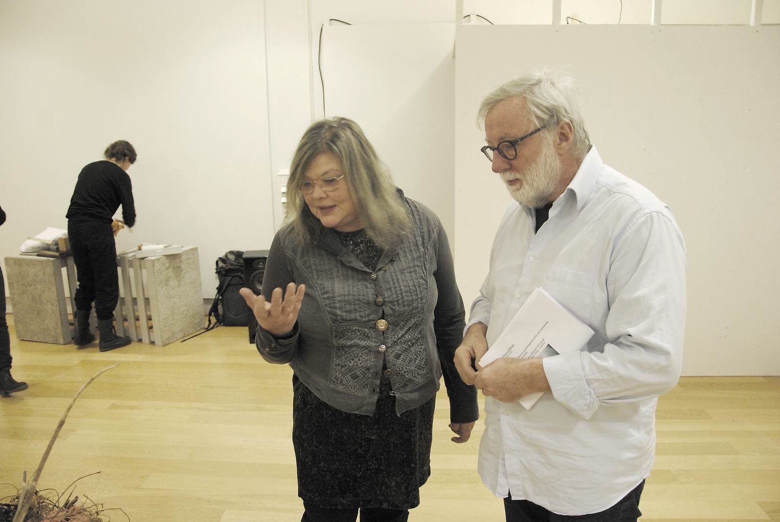Kulturchefen Helena Zeberg och symposiets moderator Thomas Kjellgren. Foto: Peter Paulsson