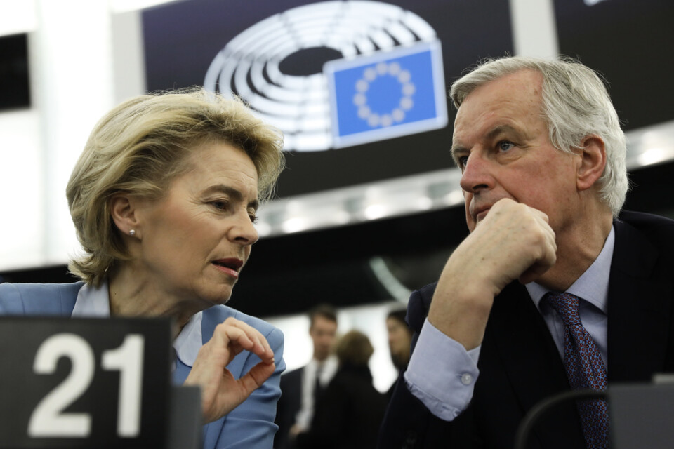 EU-kommissionens ordförande Ursula von der Leyen och brexitchefsförhandlaren Michel Barnier i EU-parlamentet i Strasbourg.