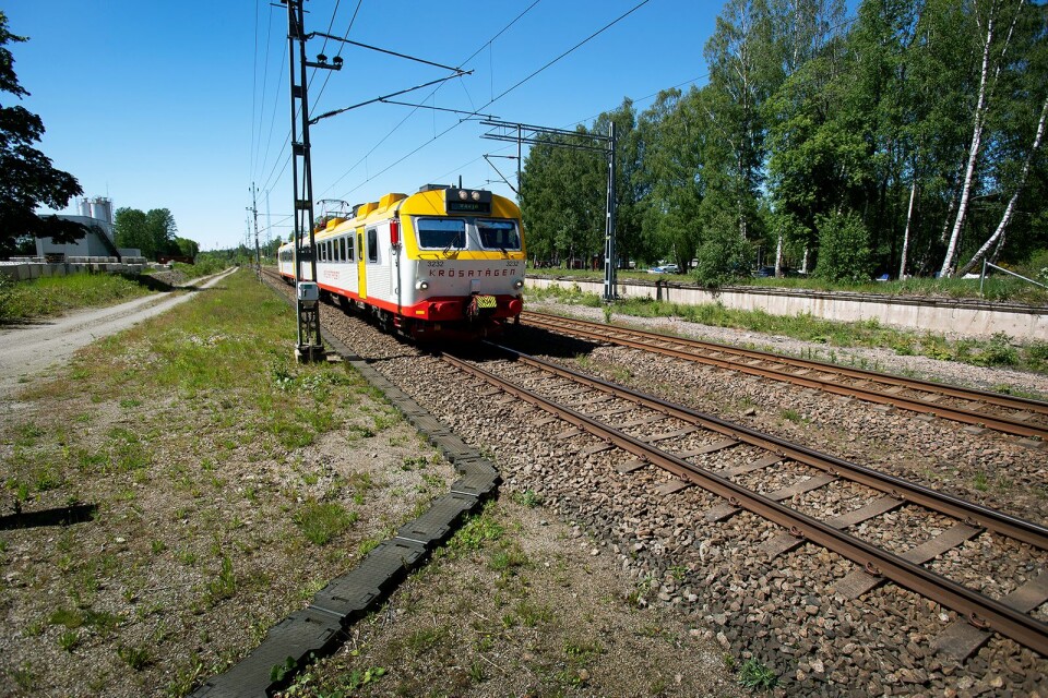 Lars-Olof Franzén, Alvesta Alternativet, fortsätter debatten om tågtrafiken.