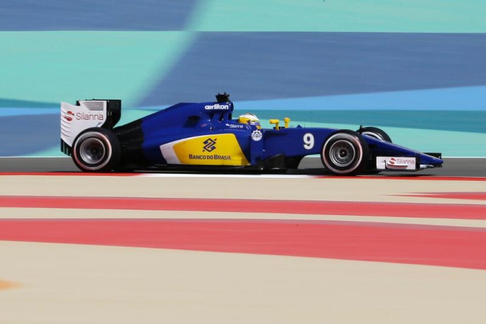 Han hade chansen att ta sig till den tredje och sista kvalomgången för tredje formel 1-loppet i rad. Men svensken Marcus Ericsson gjorde en liten miss och startar från 13:e startruta i söndagens lopp i Bahrain. VM-ledande Lewis Hamiltons dominans fortsät