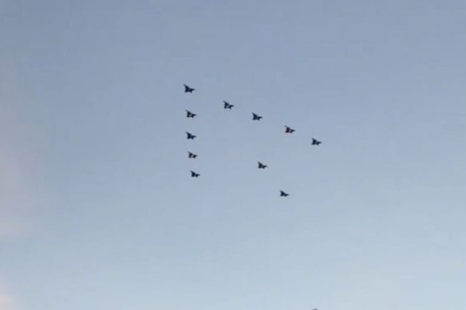 F17:s flygande julgran passerar, förhoppningsvis, Blekinge under onsdagen.