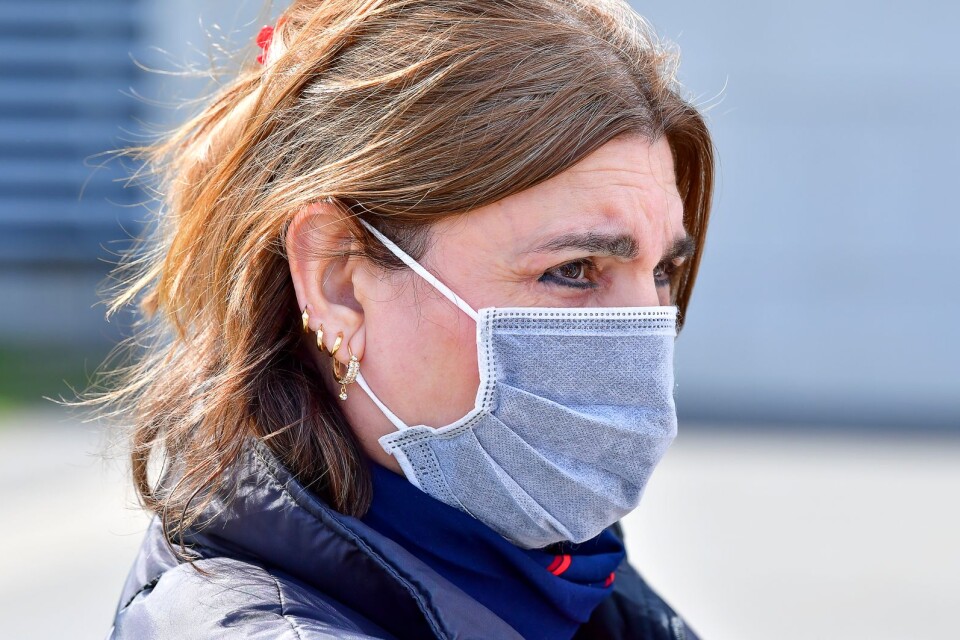 STOCKHOLM 20200506Kvinna med munskydd för att skydda mot spridning av coronaviruset, Covid-19.Foto: Jonas Ekströmer / TT / kod 10030
