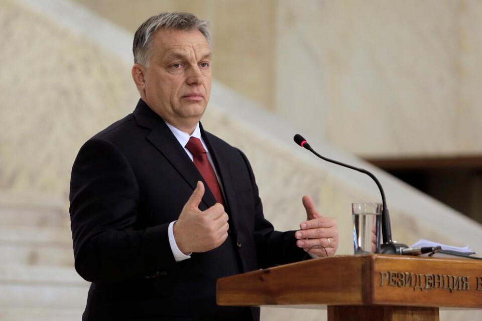 Ungerns premiärminister Viktor Orbáns parti Fidesz har överraskande förlorat ett lokalt fyllnadsval. Resultatet kan tyda på att Orbán får det svårare än väntat i de allmänna valen som ska hållas den 8 april. Inför valet, där han hoppas på en tredje mand
