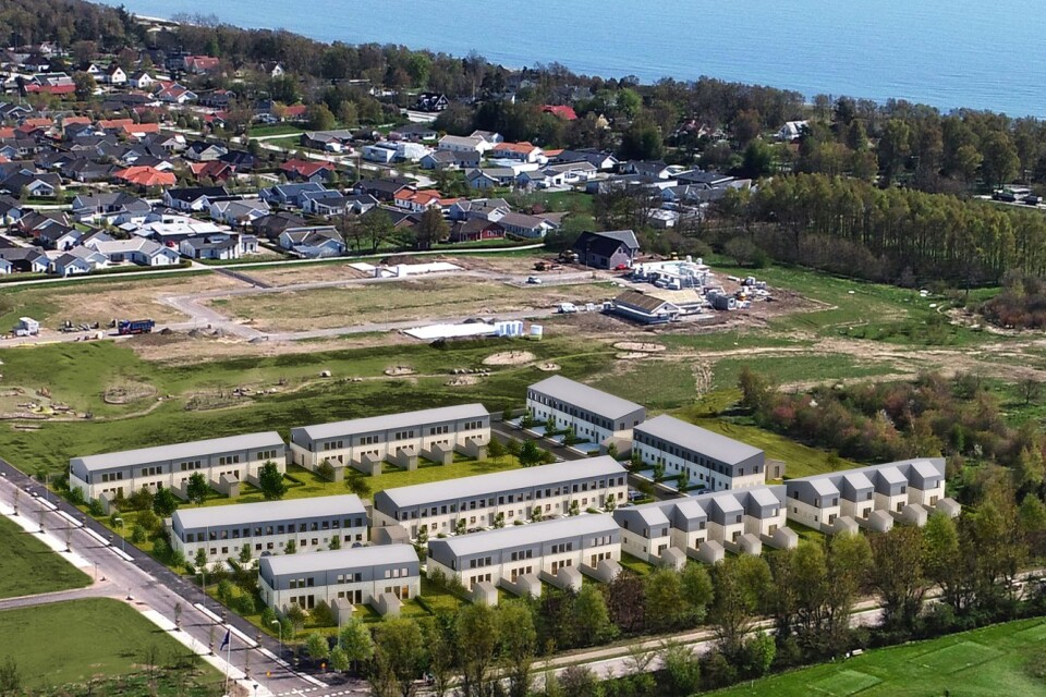 Här är Lyckos 43 första hus inritade på en flygbild över området i Nybrostrand. Öster om dem byggs sedan ytterligare 24 lägenheter. Lyckos ska också vara med och bygga i första etappen i västra delen av Svarte. Där blir det 32 bostadsrättsradhus av samma två typer som i Nybrostrand.