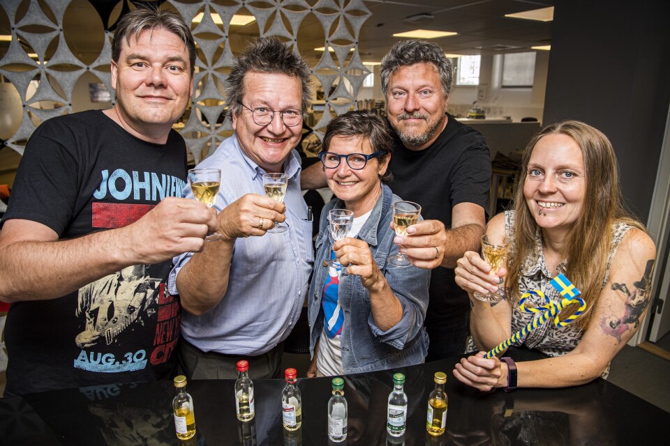 Sydöstrans alkoholfria snapsare. Från vänster: Christian Dahlgren, Stig-Björn Ljunggren, Magda Hauser, Mattias Nilsson och Linda Andersson