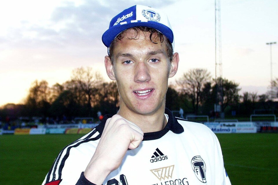 Andreas Isaksson är nöjd efter att ha hållit nollan hemma mot AIK, när TFF vann med 1–0 i den allsvenska matchen i maj 1999.