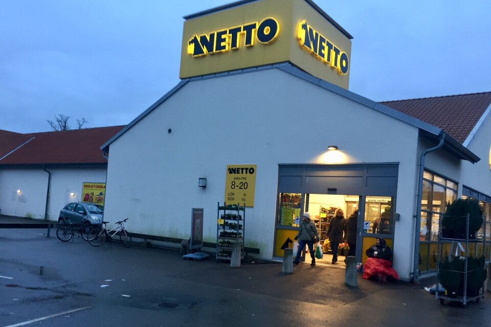 Netto-butiken i Funkabo rånades av en knivförsedd gärningsman på lördagseftermiddagen.