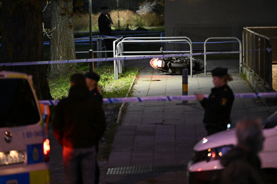 Polis på plats efter tisdagskvällens skottlossning på Rosengård i Malmö.