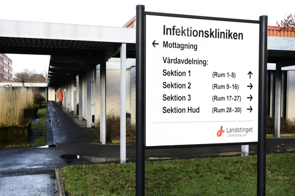 Kvinnan som smittats av coronavirus är kvar på infektionskliniken vid länssjukhuset i Jönköping. Arkivbild.