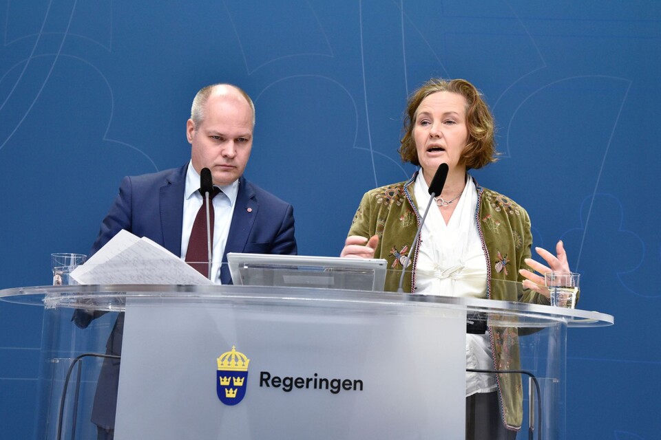 Justitie- och migrationsminister Morgan Johansson (S)  och Juno Blom, partisekreterare för Liberalerna, håller en pressträff om hedersrelaterad brottslighet i Rosenbad. Regeringen föreslår ett särskilt barnäktenskapsbrott som  kan ge fängelse i upp till fyra år.