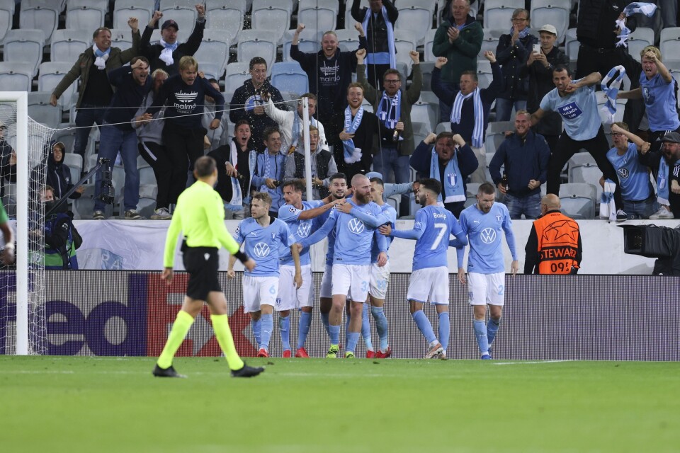 Knappt 5 500 åskådare tilläts se Malmö FF:s hemmamatch mot Ludogorets i Champions League-kvalet – en fjärdedel av den totala kapaciteten. Arkivbild.
