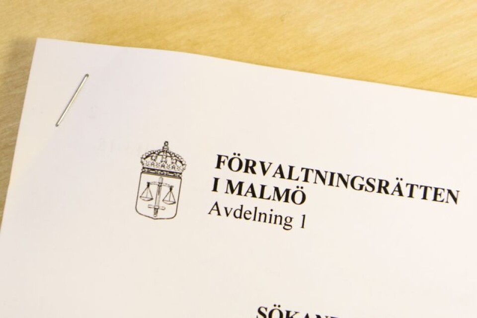 Förvaltningsrätten i Malmö har rivit upp Skurups kommuns beslut om uppsägning.