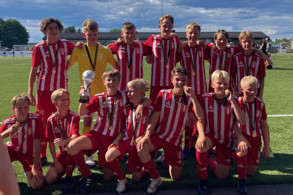 Nybro IF P-13 vann Bullerby Cup i Vimmerby som avgjordes 28-30 juli. Laget gick obesegrade genom hela turneringen och släppte endast in tre mål.