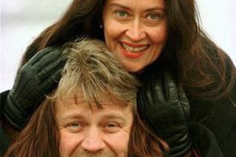 Anna-Lotta Larsson och Ronny Eriksson gör "Lid i natt &#x96; tio år senare" med "Kärleks(s)ånger".