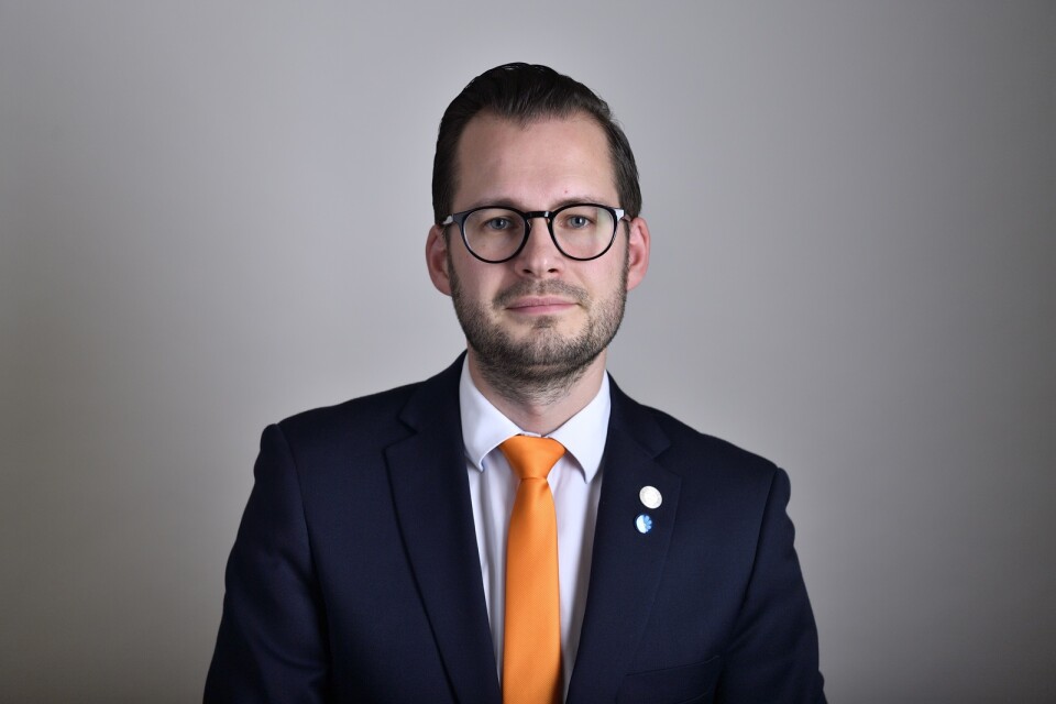 Sverigedemokraten Mattias Bäckström Johansson KU-anmäler energiminister (S) Anders Ygeman för att få utskottet att undersöka om ministern ägnat sig åt styrning av Svenska kraftnät. Arkivbild.