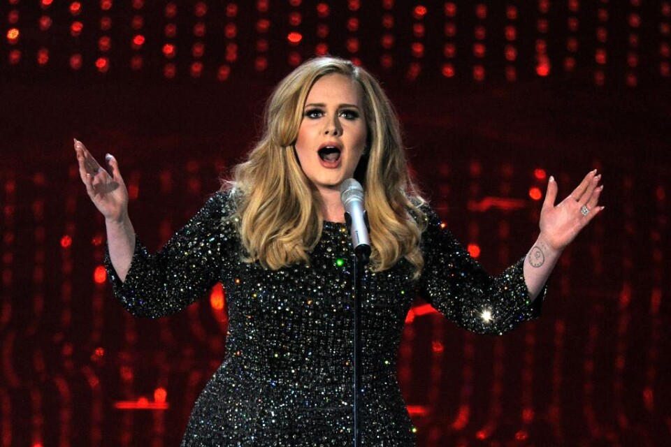 Den brittiska artisten Adeles nya singel \"Hello\" såldes i 1,11 miljoner digitala exemplar i USA under sin första vecka. Det är ett nytt rekord, skriver Billboard. Ingen digital singel har nämligen sålt i en miljon exemplar på en vecka förut. Rapparen F