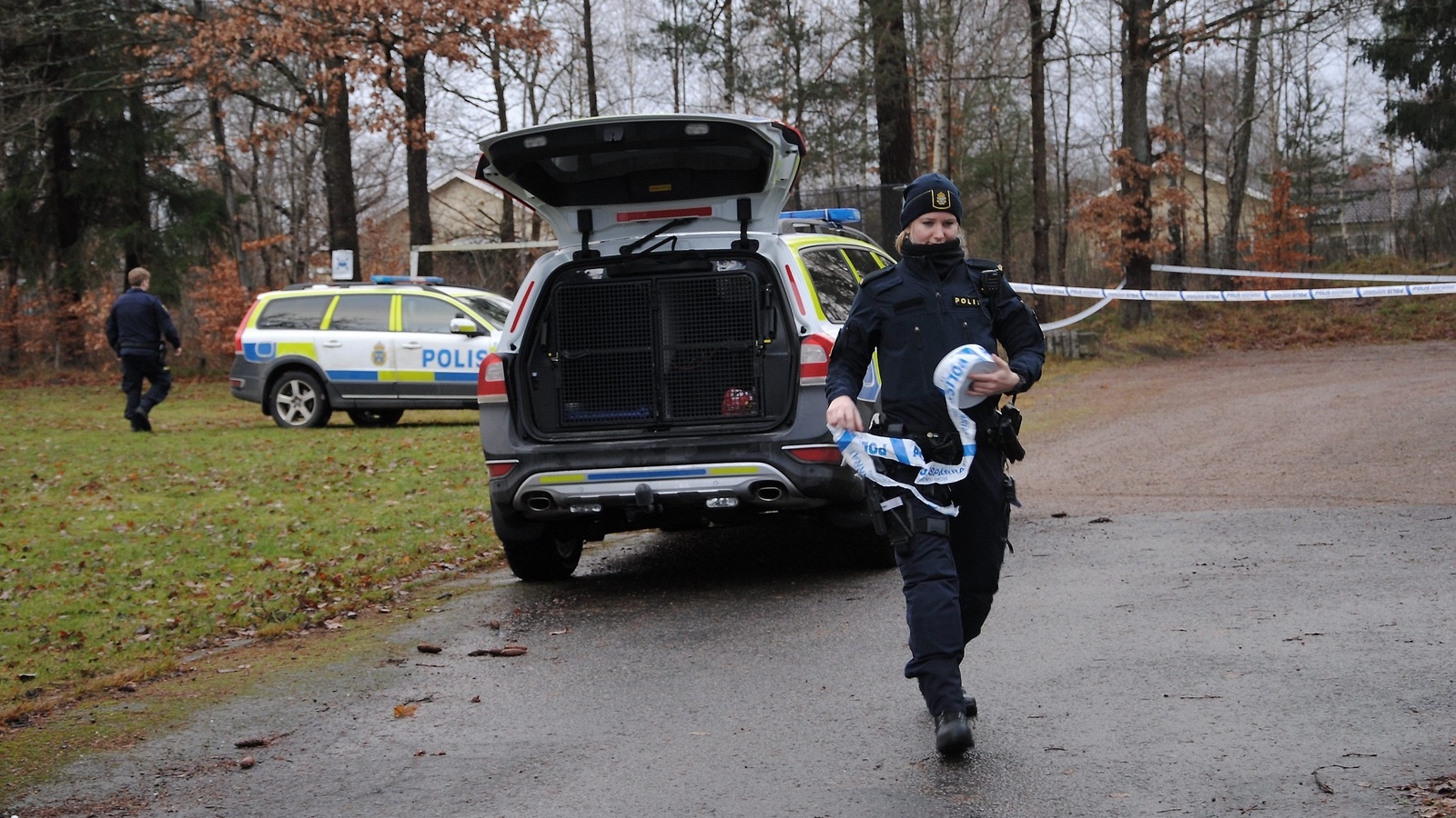Polisen spärrade av fastigheten på Ängsgatan i Osby där det en fredagskväll i december 2018 inträffade ett misstänkt mordförsök. Foto: Peter Paulsson/Arkiv