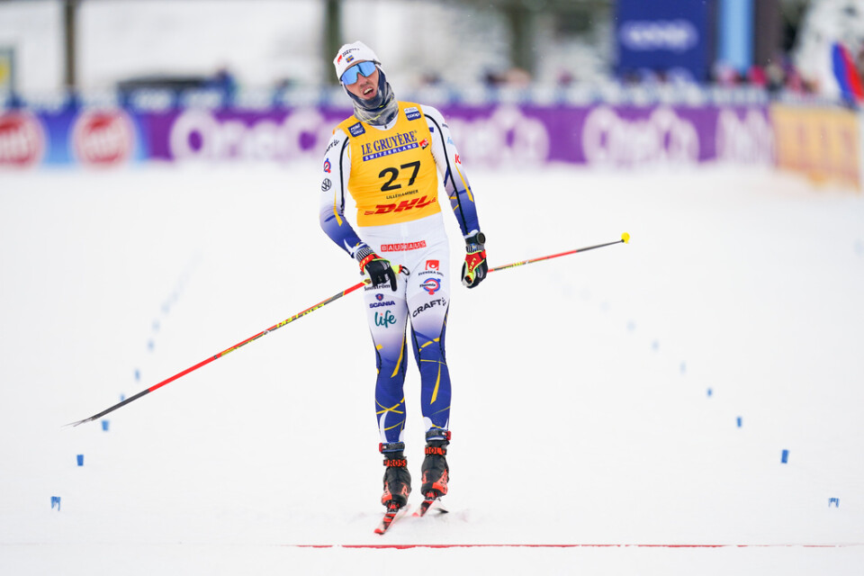 Sveriges Calle Halfvarsson vid målgång på 15 kilometer fristil under världscupen i längdskidor i Lillehammer.