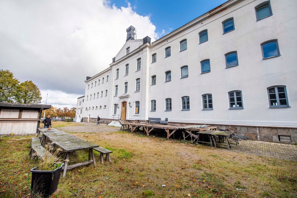 Karlskrona kommun bör köpa Vita Briggen och använda fastigheten för olika kulturella verksamheter, föreslår Hempo Hilden.