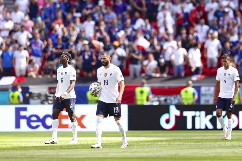 Paul Pogba, Karim Benzema och Raphael Varane efter att Ungern gjort mål mot Frankrike under Lördagens match.
