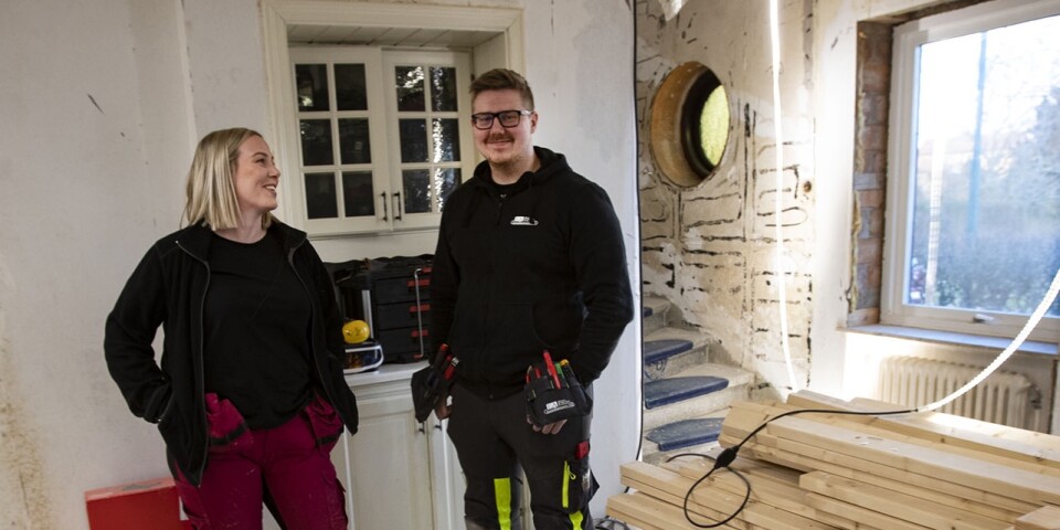 Karolina och Mathias köpte renoveringsobjekt som förstahus – ”Blir billigare”