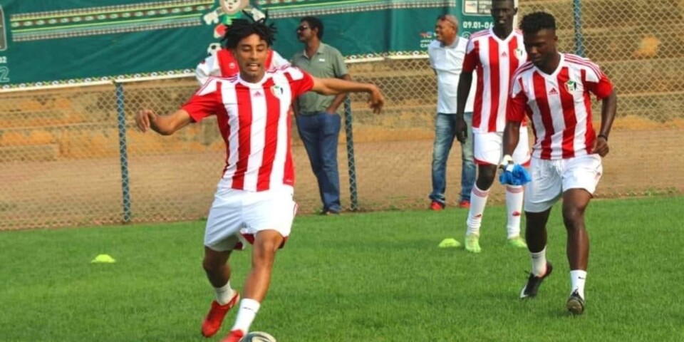 Mohammed Moe Amin var med i Sudans trupp under Afrikanska mästerskapen och fick stjärnan, Mohamed Salahs tröja med sig hem.