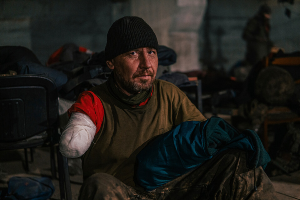 Ett porträtt taget av Dmytro "Orest' Kozatskyi från tidigare belägrade stålverket Azovstal, Mariupol. Hans bilder distribueras av Ukrainas nationalgarde, bland annat via amerikanska Associated Press.