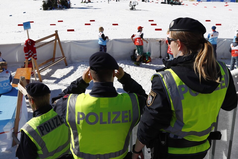 Österrikisk polis under skid-VM i Seefeld där dopningsrazzian gjordes i februari 2019.