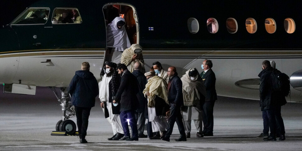 Talibaner anländer till Oslos flygplats Gardemoen på lördagen för samtal om mänskliga rättigheter och bistånd med det västliga landet.