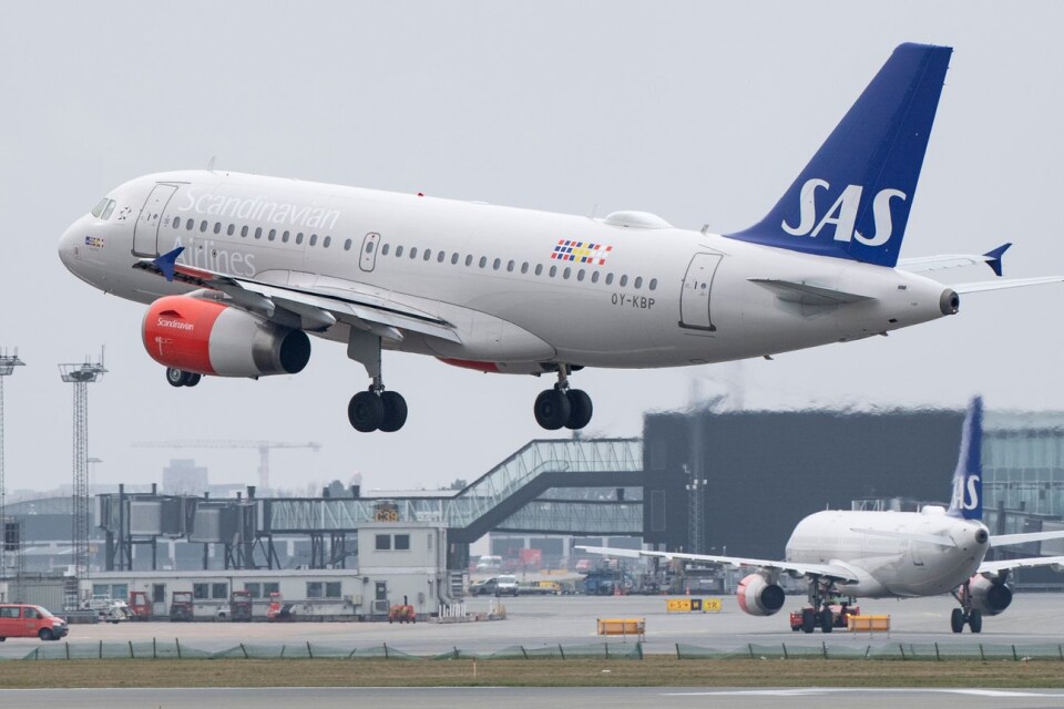 En SAS Airbus på väg in för landning på Kastups flygplats.