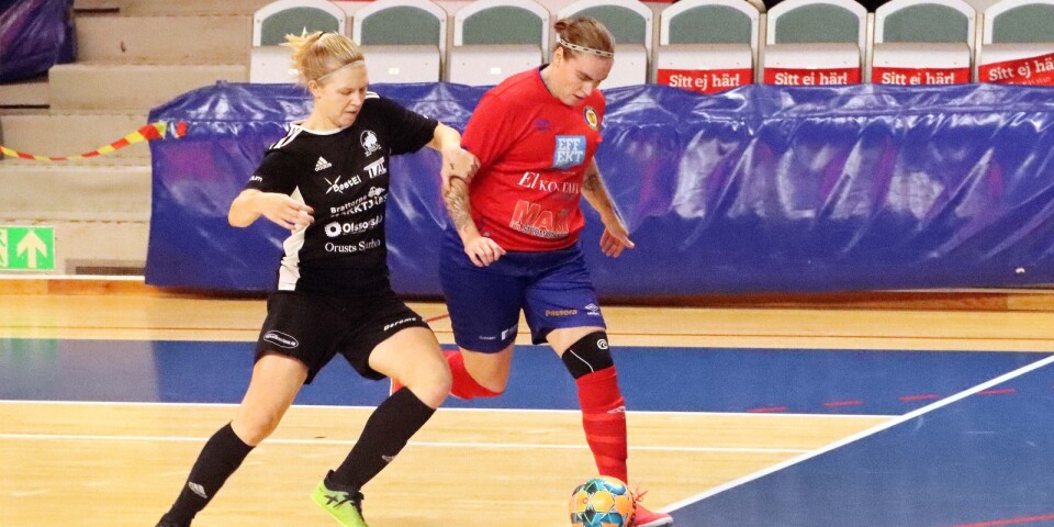 Frida Rångemyr gör matchens sista mål, till 7–3.