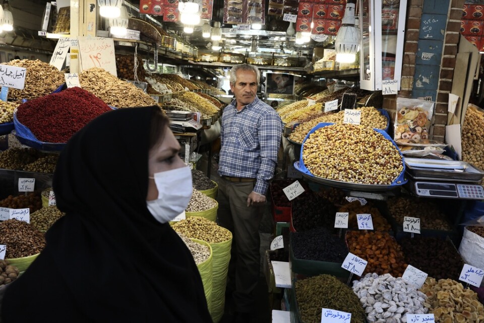 En marknad i det virusdrabbade Irans huvudstad Teheran i förra veckan.