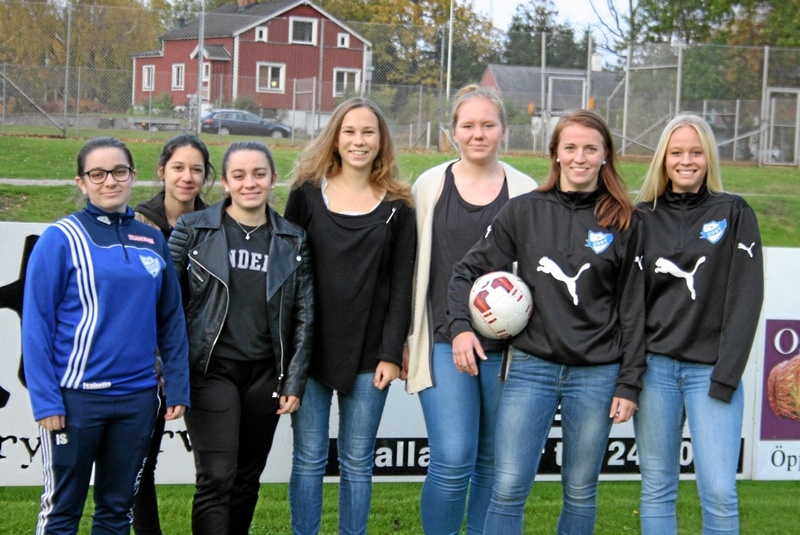 IFK Osbys tjejer blir något att räkna med inför nästa säsong med nye huvudtränaren Mats Persson. På bilden några av lagets mellan 20 och 25 aktiva. Foto: Maja Ögren Andersson