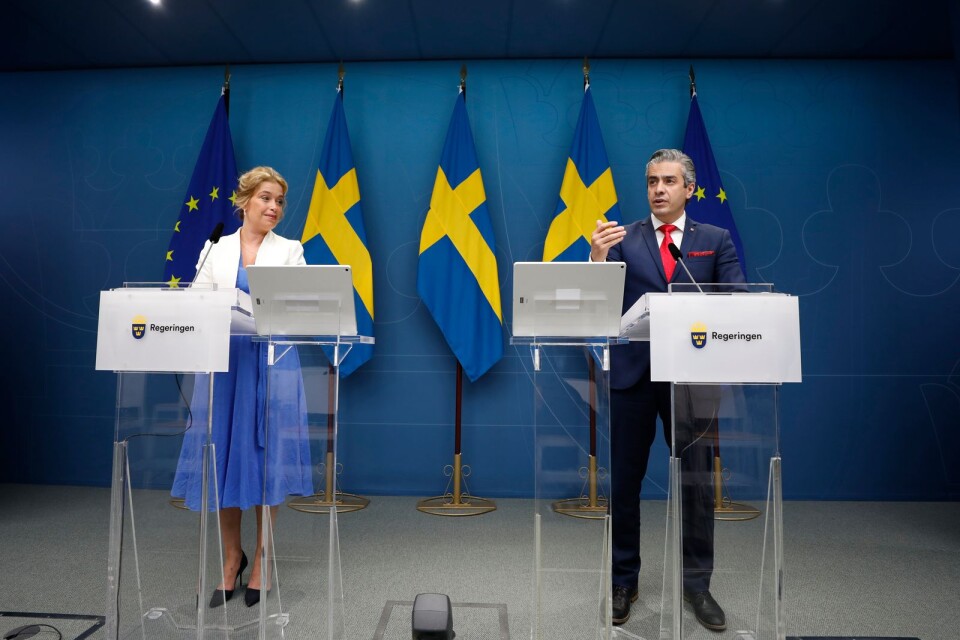 Klimat- och miljöminister Annika Strandhäll och energiminister Khashayar Farmanbar (båda S) har presenterat förslag på energiområdet.