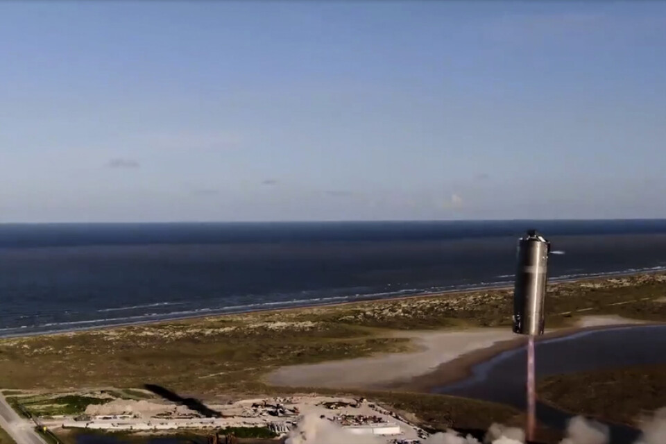 Space|X provflyger sina "plåtburkar" vid stranden Boca Chica i Texas. Bild från SN5:s flygning i augusti.