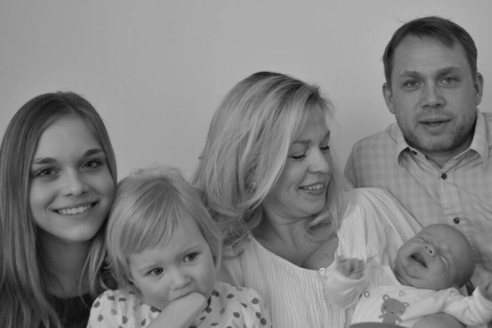 Caroline och Anders Brammesjö fick den 6 februari en son, Elis, som vägde 3360 g och 50 cm. Syskon: Amanda och Lilly.